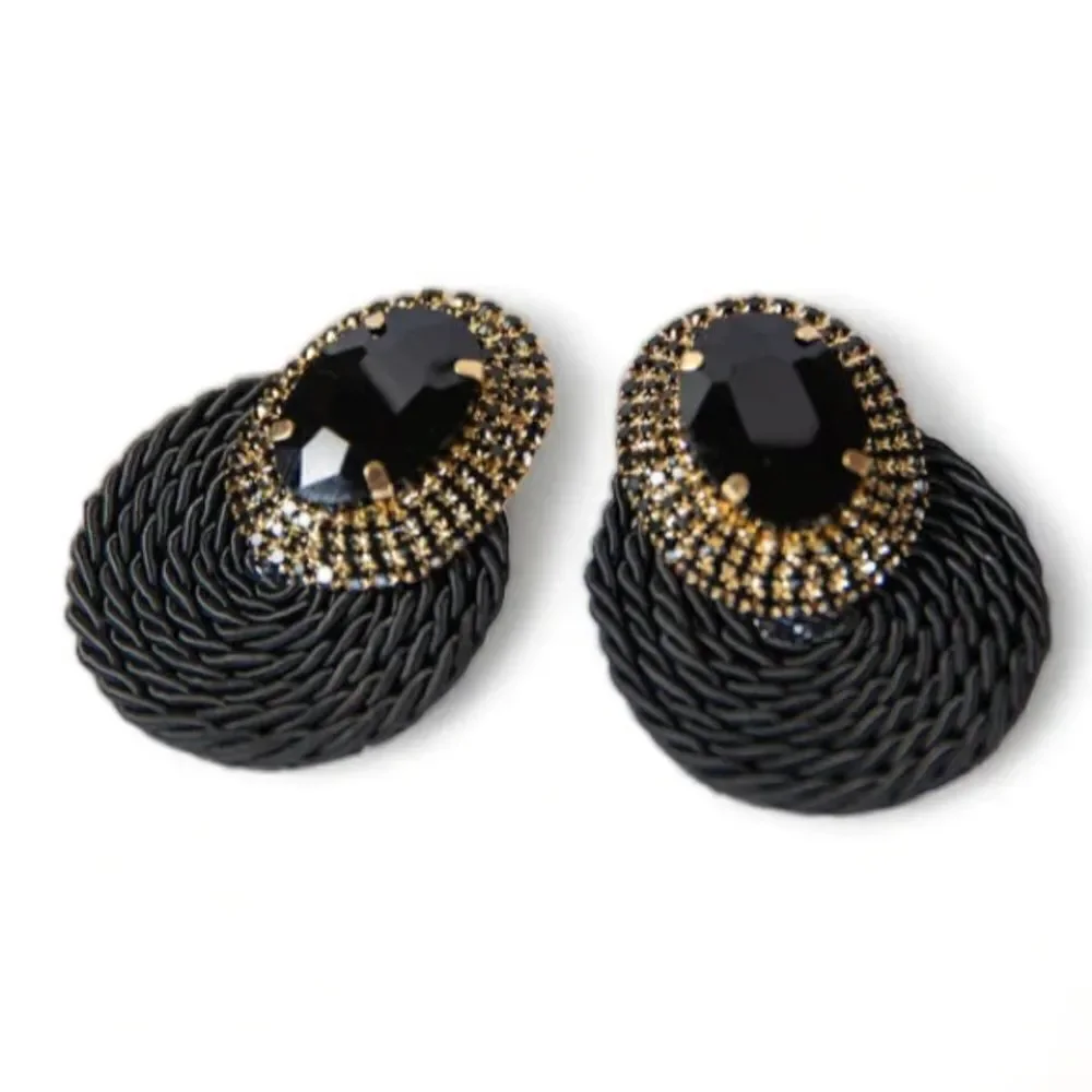 Elegant Black and Gold Earrings A1047